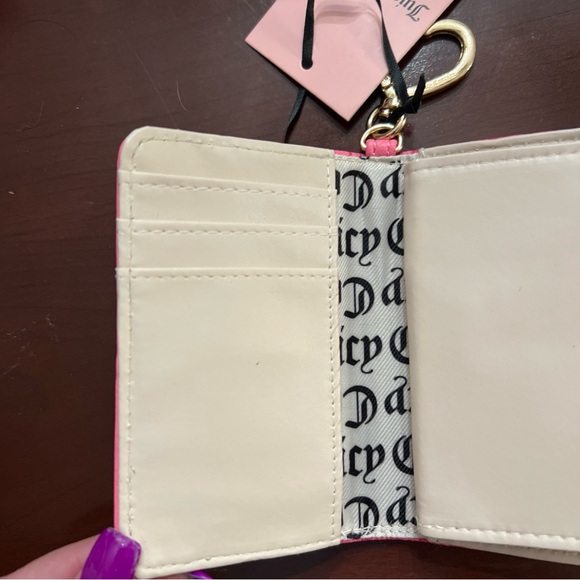 Juicy Couture Wallet/Tweezers & Bear Keychain Set - Picture 5 of 11